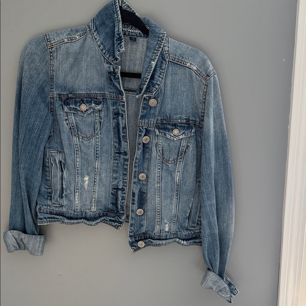 American Eagle Outfitters Classic Blue Jean Jacket